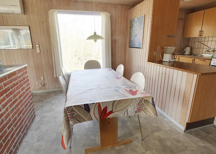 Semesterbostad Svanhild - 1-2km From The Sea By Interhome